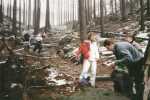 Simone, Miri und Steffen, Jenni an der Flasche und Sarah